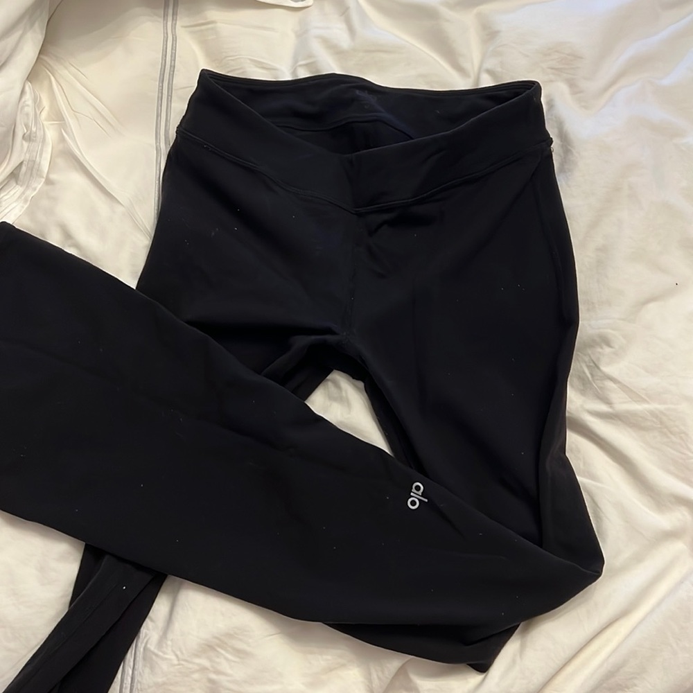 alo yoga pants